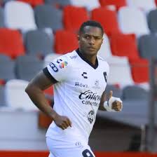 Nacido en nueva loja, hace 35 años, y formado en el cd nacional, valencia ha tenido una carrera fructífera. Antonio Valencia Silencia Las Criticas De Ecuador Con Esta Polemica Frase Strikers Cracks