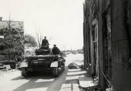 Bekijk meer ideeën over tweede wereldoorlog, wereldoorlog, oorlog. Bestand Tweede Wereldoorlog Meidagen 1940 Nederland Een Duitse Tank Op Weg Naar De Stellingen Bij De Grebbeberg Png Wikipedia