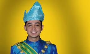 As sultan abdullah steps into the international spotlight as malaysia's new king, he also takes on the mantle of pahang's ruler from his elderly father. Malaysiakini Cikgu Dedah Tengku Hassanal Tak Kekok Bergaul Minat Belajar