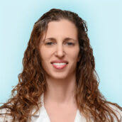 Shari Green's Instagram, Twitter & Facebook