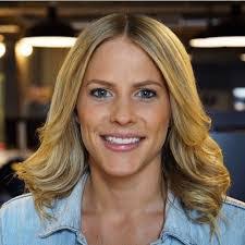 Hannah Hanks's Instagram, Twitter & Facebook