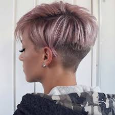 Vous trouverez dans ce tableau les règles principales pour les salariés qui sont abordées dans la convention collective nationale de la coiffure et des professions connexes et pour lesquelles des. 23 Coiffures Courtes Mignonnes Que Nous Aimons Pour 2020 Blog Des Femmes
