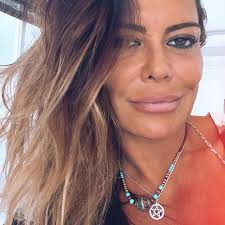 Na vida e no amor, não temos garantias … Portanto, não procure por elas ..  Viva o que tem que ser vivido, sem medos … O medo é um dos piores inimigos