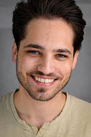 Gustavo Zelaya's Instagram, Twitter & Facebook