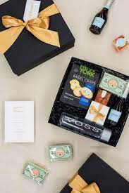 Wedding Welcome Gifts New York City Inspired Black Gift Boxes Welcome Wedding Guests With Nyc Snacks Wedding Welcome Gifts Wedding Gift Boxes Welcome Gifts