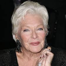 Her mother simone was a shorthand typist; Line Renaud Alchetron The Free Social Encyclopedia