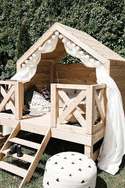 Playhouse De Luxe Beach Bungalow Playhouse Exterieure Unique Woodwork Design Spielhaus Im Freien Strandbungalows Hintergarten