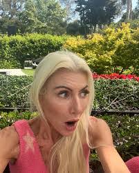 Erin Thornton's Instagram, Twitter & Facebook