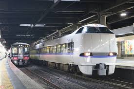 Nankai electric railway co., ltd.）は、大阪の難波と和歌山・関西国際空港・高野山などを結ぶ鉄道を経営する会社。総営業キロは154.8 km。一般的には「南海」もしくは「南海電鉄」と略されるほか、「南海電車」の呼称がある。 ç‰¹æ€¥ã®é‹è»¢å£«ã¯ãƒ™ãƒ†ãƒ©ãƒ³ãªã®ã‹ æ™®é€šåˆ—è»Šã¨ç‰¹æ€¥ é‹è»¢ãŒé›£ã—ã„ã®ã¯ã©ã£ã¡ ä¹—ã‚Šã‚‚ã®ãƒ‹ãƒ¥ãƒ¼ã‚¹