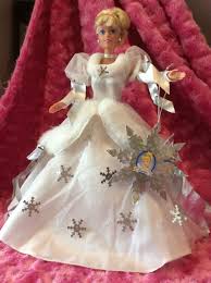 1996 Holiday Princess Cinderella Walt Disney First In Series With Christmas Ornament 16090 No Box Disney Barbie Dolls Holiday Barbie Cinderella Doll