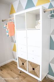 Zwillingsjungen 39 Kleiderschrank Ein Hack Von Ikea Kallax Ein Hack Zwillingsjungen 39 Kleiderschran Ikea Aufbewahrung Kinderzimmer Ikea Ideen