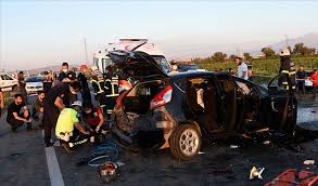 Olay yerine derhal jandarma, polis, 112 acil servis, i̇tfaiye ve afad. Trafik Kazasi Haberleri Trafik Kazasi Son Dakika Haberleri