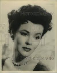 1957 Press Photo Actress Mary Sinclair