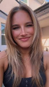 Sonja Henley's Instagram, Twitter & Facebook