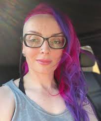 Hi can anyone recommend a local hairdresser that is good with vibrant  colours/bleaching? My hairdresser has moved to Manchester and it's a bit  far 😂 Many thanks **photo so I can find