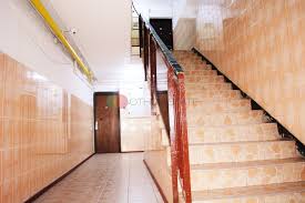 Am găsit informaţii suplimentare care au dus volumul de muncă către 300 ore, de exemplu acest pdf cu anii de construcţie la 70% din blocurile din sectorul 3, şi reabilitaretermica.eu, de pe care am luat adresa stradală şi anul recepţiei, moment. Stefan Cel Mare Bloc Anvelopat An Constructie 1980 Langa Metrou Si Parc Otho