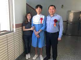 He graduated from the shanghai theater academy, majoring in ballet. çŽ‹å®šå®‡ å¤§å…'å­é«˜ä¸­ç•¢æ¥­ è¦é‚å'å¤§å­¸äº† Facebook