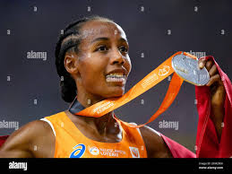 5000 metres hi-res stock photography and images