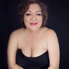 Reviews — Lindsey Nolan Portrait