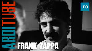 Frank Zappa chez Thierry Ardisson dans "Bains de Minuit"
