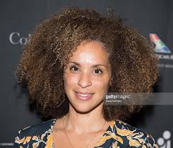 8 de octubre de 1966 (Hace 53 años) nace Karin Parsons es una actriz y  modelo estadounidense Es hija de padre blanco y madre afroamericana. Karyn  Parsons: Es actriz, productora y escritora ,