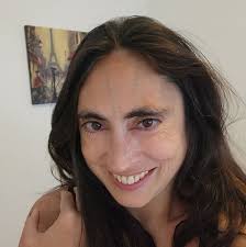 Hey everyone, just wondering if I could ask for some advice. I'm just  wondering if gluten intolerances can manifest in skin, particularly the  skin