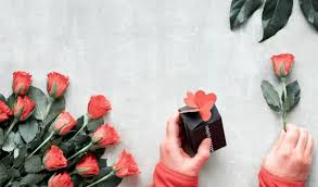 Dziecko porusza się swobodnie po pomieszczeniu w różnych kierunkach. Jaki Prezent Na Dzien Mamy Inspiracje Internetowe