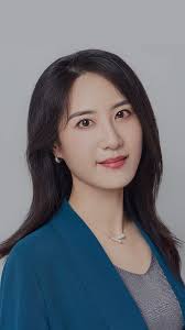 How do excellent leaders at Standard Chartered demonstrate leadership and  empower your growth?, Shirley Kang, Head of Segment and International  Banking, reflects
