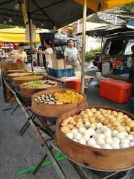 I was told about this vendor that sells, undelivered parcel at ss2 pasar malam. Ss2 å¤œå¸‚ Petaling Jaya Daily Life