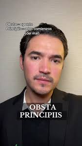 Esto brevis, et placebis». Se breve y agradaras. P.S. La sonrisa es p...