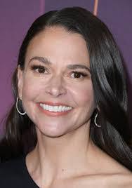 Claudia Mclain's Instagram, Twitter & Facebook