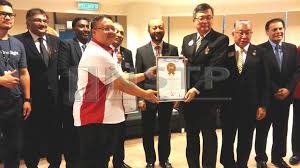 Cermin mata percuma di sekolah menengah kebangsaan dato muhammad yusof linggi. Lima Har Beri Cermin Mata Percuma