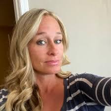 Dana Weir's Instagram, Twitter & Facebook