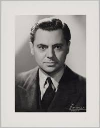 Retirages de photographies de Jean Moulin