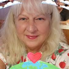 All of my loves in one place—feeling so blessed! Repost 🔁 @hodakotb:  @nygiants and @saints great day @metlifestadium