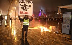 «ce que nous voyons aujourd'hui doit laisser à penser à tous ceux qui excusent ou qui encouragent les actes que je dénonçais, en les. Acte 11 Mouvemente Pour Les Gilets Jaunes Place Aux Foulards Rouges Attendus Dimanche A Paris Le Parisien