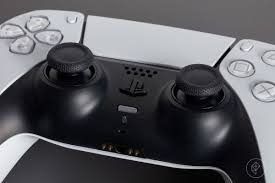 The ps5 dualsense controller is super comfortable to hold, and it's nice to get a bit of extra if you do use your ps5 dualsense controller on pc, it's important to remember that the adaptive triggers. Ps5 Dualsense Controller Review This Is A Literal Game Changer Polygon