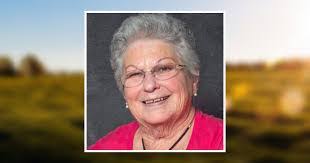 Lynette Watt's Instagram, Twitter & Facebook