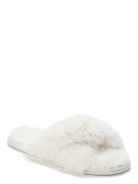 Pin By Ashley Our Rustic Paradise On Janhvi In 2020 Slippers Fuzzy Slippers White Slippers