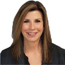 Kelly Oliphant's Instagram, Twitter & Facebook