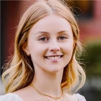 Zoe Lathrop's Instagram, Twitter & Facebook