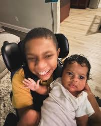 Tanya Hallman's Instagram, Twitter & Facebook