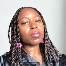 Hello everyone🌼 Guide me a little please. I have an oboarding client. And  thats my first client as a social media manager. He has a clothing brand to  run. Can you guyz