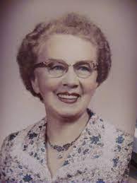 Lela Leonard's Instagram, Twitter & Facebook