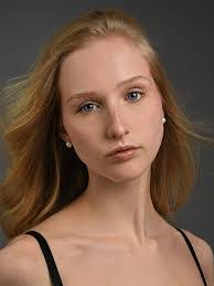 Lisa Landgren's Instagram, Twitter & Facebook