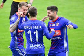 On sofascore livescore you can find all previous piast gliwice vs śląsk wrocław results sorted by their h2h matches. Piast Slask Tv Na Zywo Transmisja Gdzie Ogladac Piast Slask Stream Online Live Piast Slask W Tv Na Jakim Programie 5 07 2020 Super Express