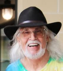 Are there open mic nights or jam sessions between The Villages and Ocala?