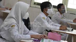 Maybe you would like to learn more about one of these? Info Ppdb Smp Surabaya 2021 Jalur Prestasi Ini Aturan Kuota Hingga Prioritas Jika Nilai Sama Surya