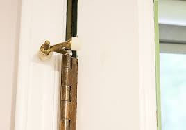 If it's large enough or if enough debris is present, it will keep the door from closing properly and stop the dishwasher from working altogether. Fixing Common Door Problems Pretty Handy Girl