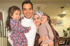 Alif satar — sesungguhnya aku 03:05. Tak Kelakar Tapi Nampak Bodoh Isteri Alif Satar Kesal Suaminya Dikaitkan Dengan Isu Aliff Aziz Sensasi Mstar